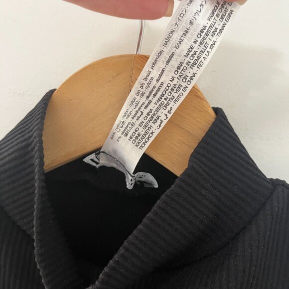 Zara Black Ribbed Turtleneck Tank Size XS/Small - Picture 4 of 5